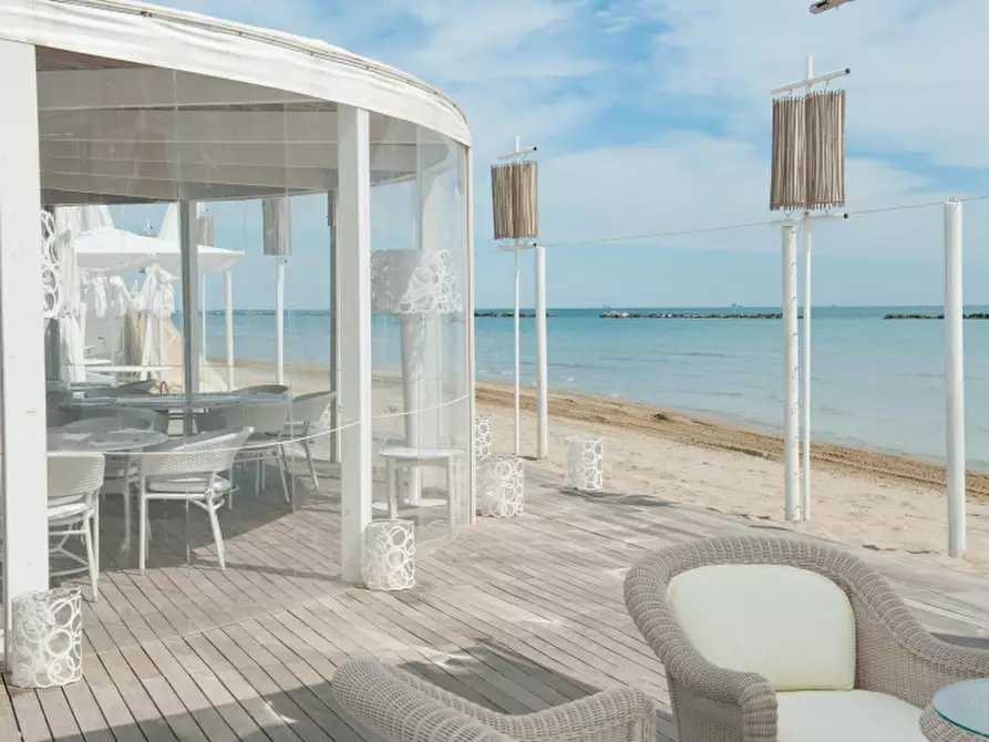 Immagine 8 di Attività commerciale in vendita  in Viale Verdi a Ravenna