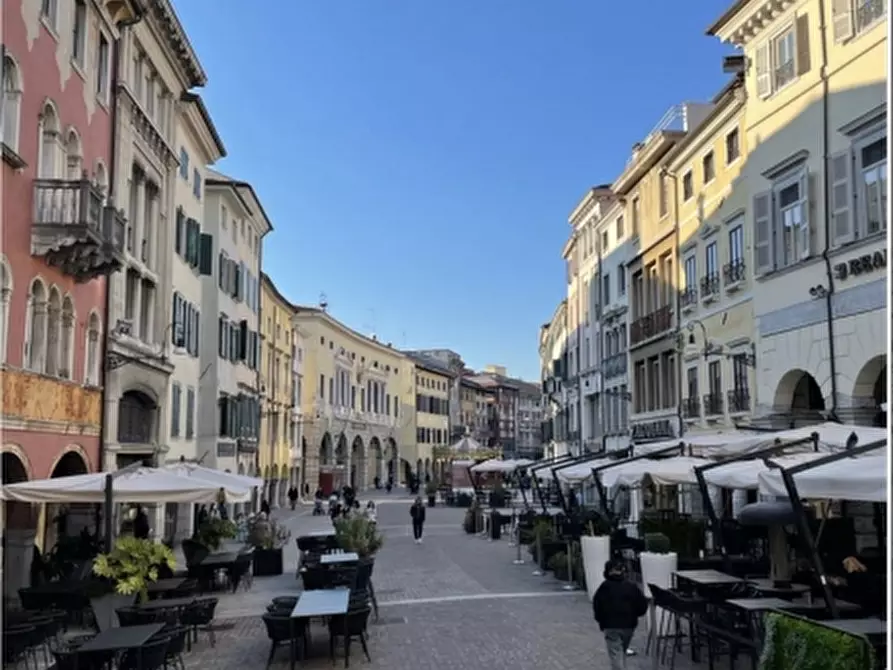 Immagine 1 di Negozio in affitto  a Udine