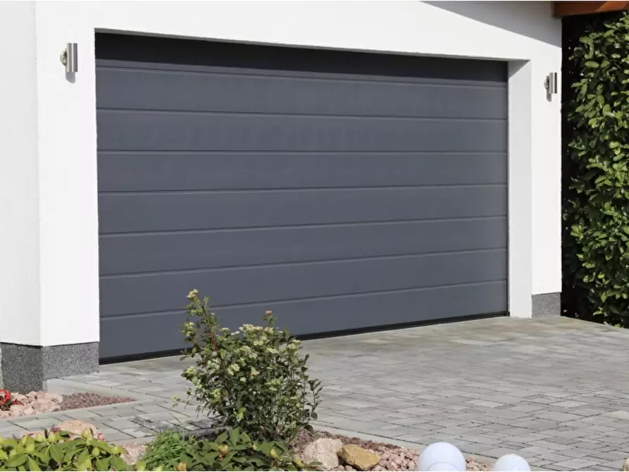 Immagine 2 di Garage in vendita  in piazza Garibaldi a Udine