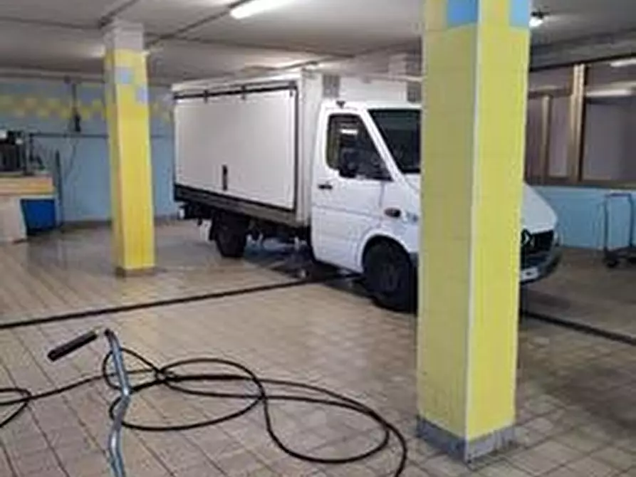 Immagine 5 di Capannone industriale in vendita  a Marano Lagunare