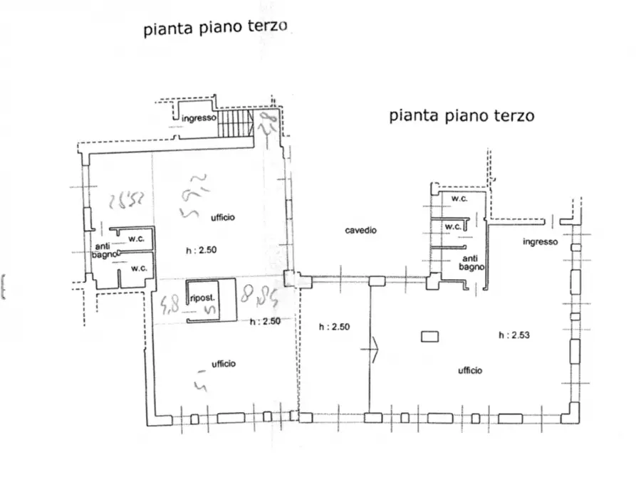 Immagine 14 di Ufficio in affitto  a Udine