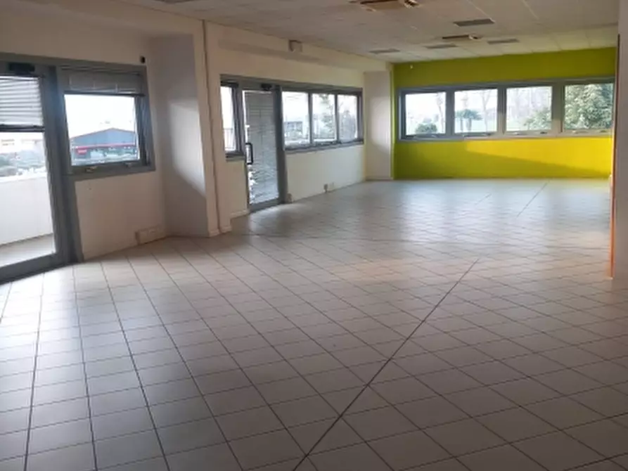 Immagine 1 di Ufficio in affitto  a Pavia Di Udine