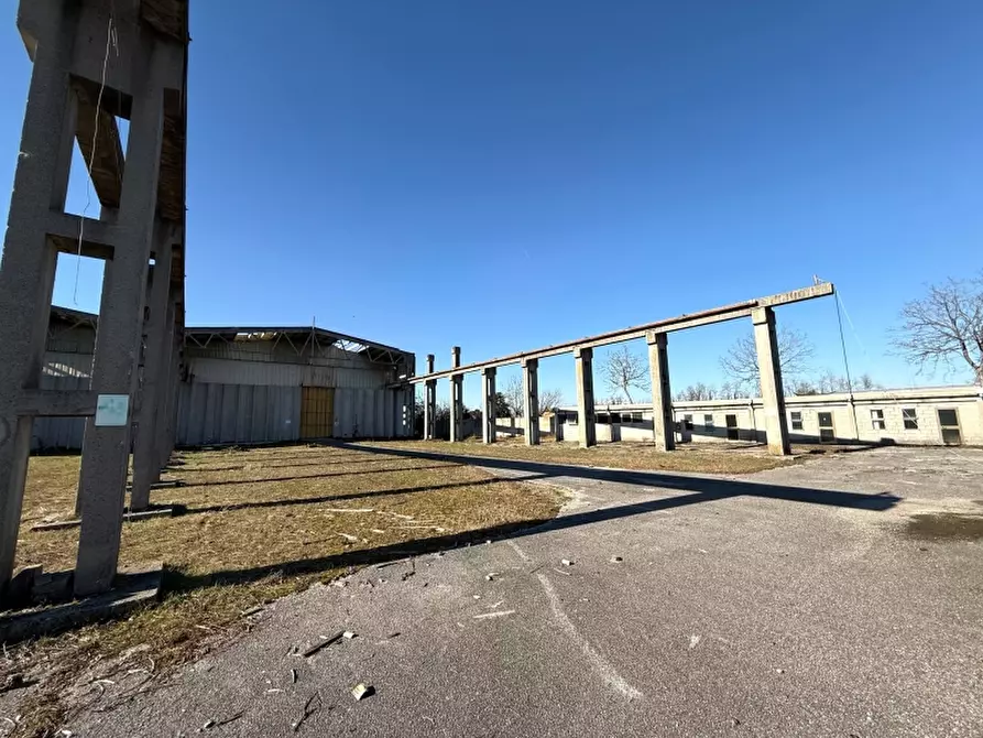 Immagine 7 di Capannone industriale in affitto  a Sesto Al Reghena