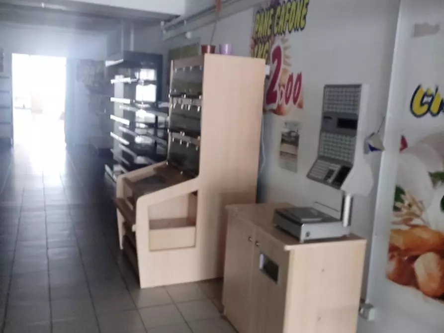 Immagine 13 di Negozio in affitto  a Cassacco