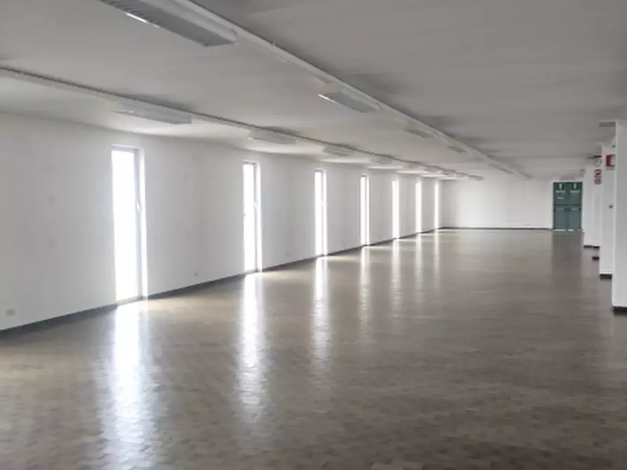 Immagine 6 di Negozio in affitto  a Cassacco