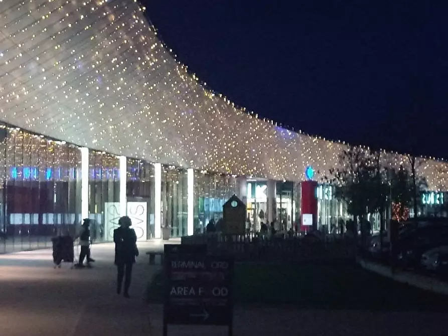 Immagine 2 di Negozio in affitto  in Via Verbania a Udine