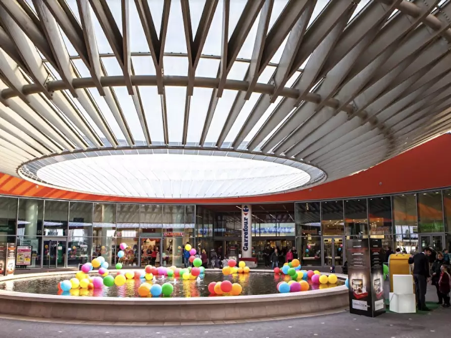 Immagine 1 di Negozio in affitto  in Via Verbania a Udine