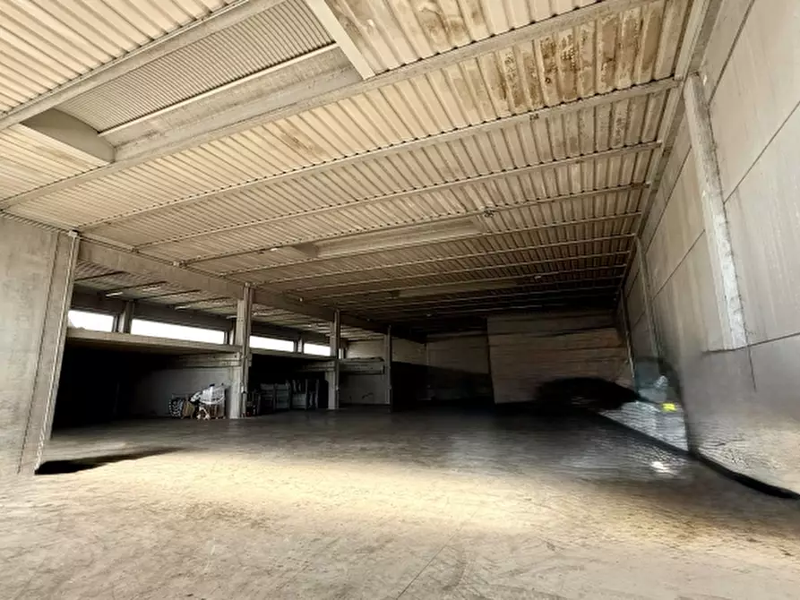 Immagine 1 di Magazzino in affitto  a Teglio Veneto