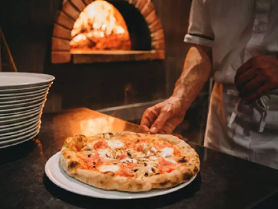 Immagine 1 di Pizzeria / Pub in vendita  in Piazza Frangipane a Tarcento