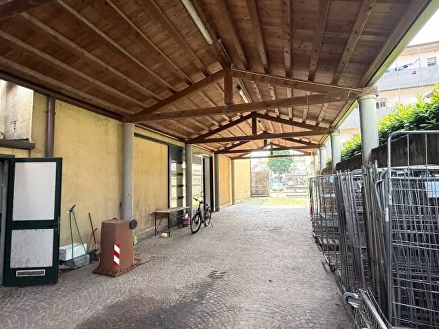 Immagine 5 di Negozio in affitto  a Tarcento