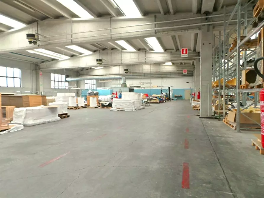 Immagine 9 di Capannone industriale in vendita  in Via Beltrame a Buttrio