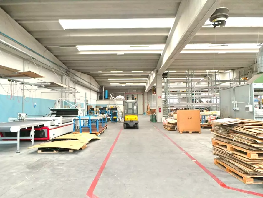 Immagine 1 di Capannone industriale in vendita  in Via Beltrame a Buttrio