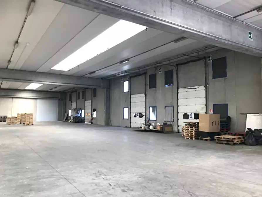 Immagine 4 di Capannone industriale in affitto  a San Giovanni Al Natisone