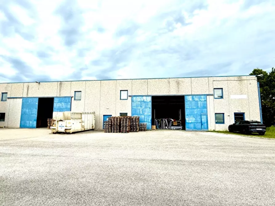 Immagine 3 di Capannone industriale in affitto  a San Giovanni Al Natisone