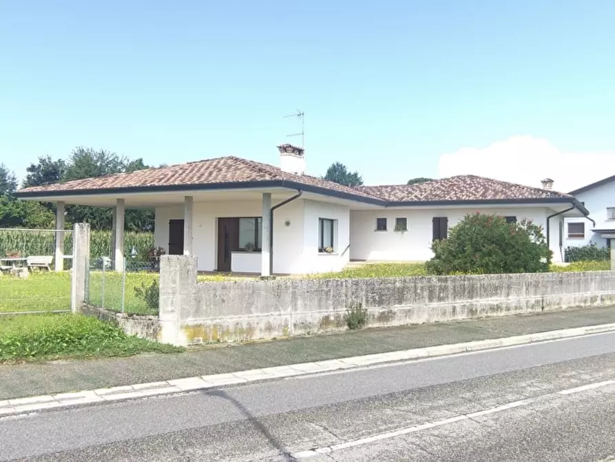 Immagine 2 di Villa in vendita  a Tavagnacco