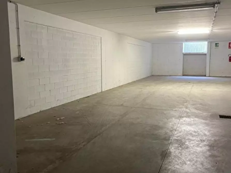 Immagine 13 di Ufficio in vendita  a Tavagnacco