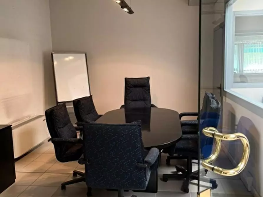 Immagine 2 di Ufficio in vendita  a Tavagnacco