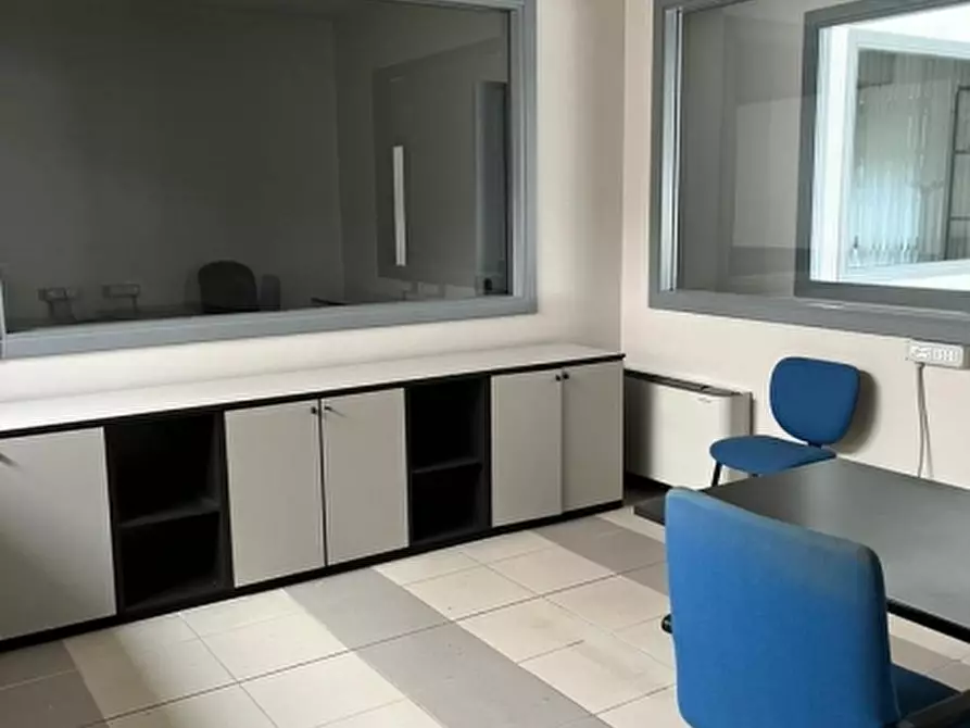 Immagine 4 di Ufficio in vendita  a Tavagnacco
