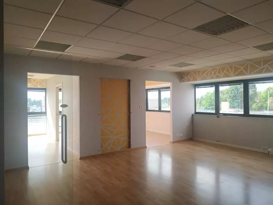 Immagine 7 di Ufficio in vendita  in Viale Palmanova a Udine