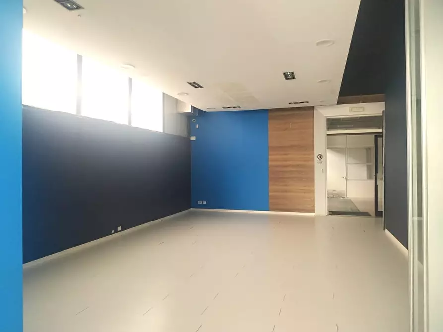 Immagine 5 di Ufficio in vendita  in Viale Palmanova a Udine