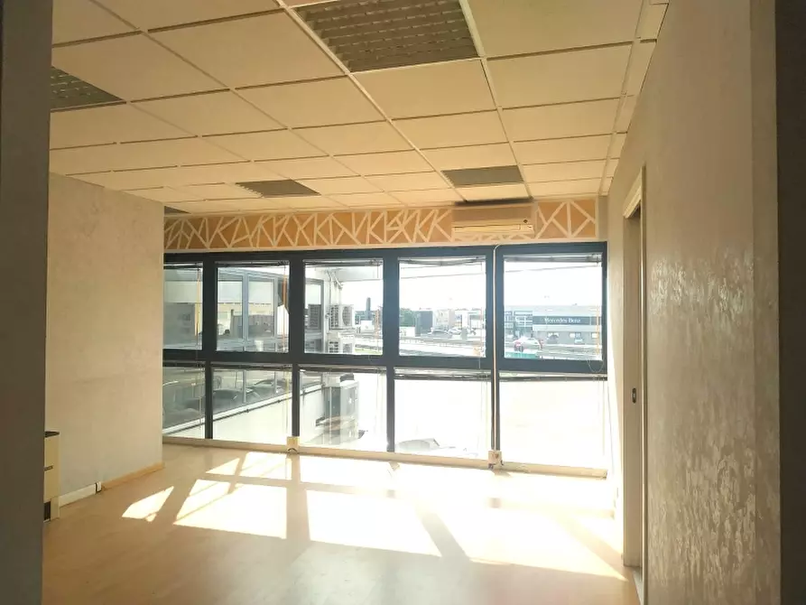 Immagine 4 di Ufficio in vendita  in Viale Palmanova a Udine