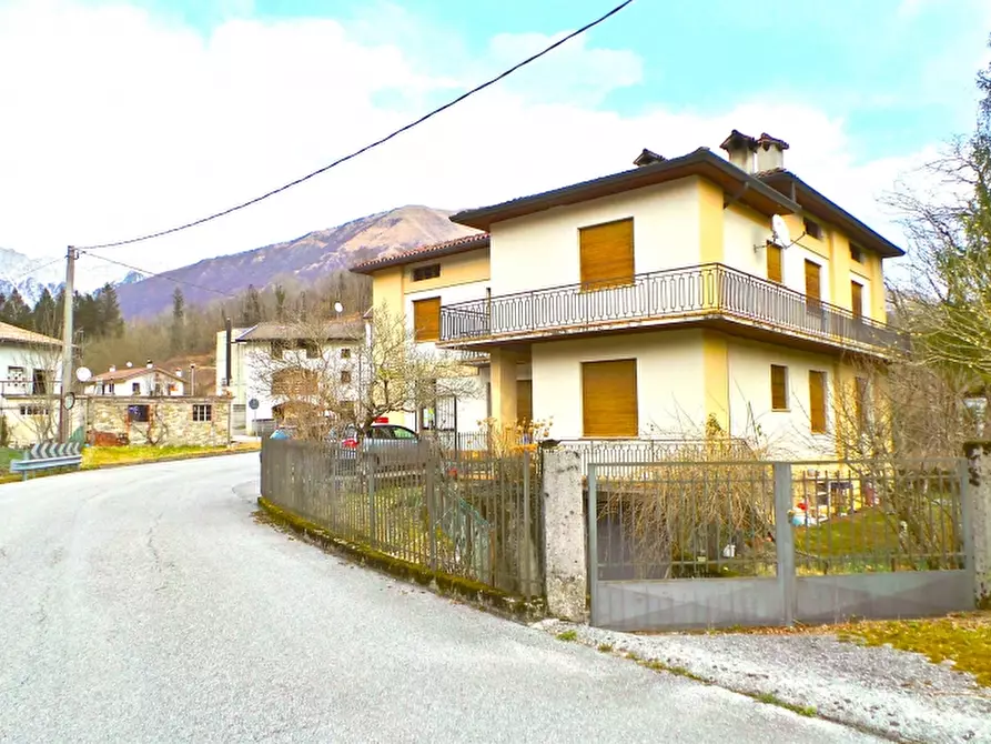 Immagine 5 di Casa indipendente in vendita  in Frazione Vedronza 19 a Lusevera