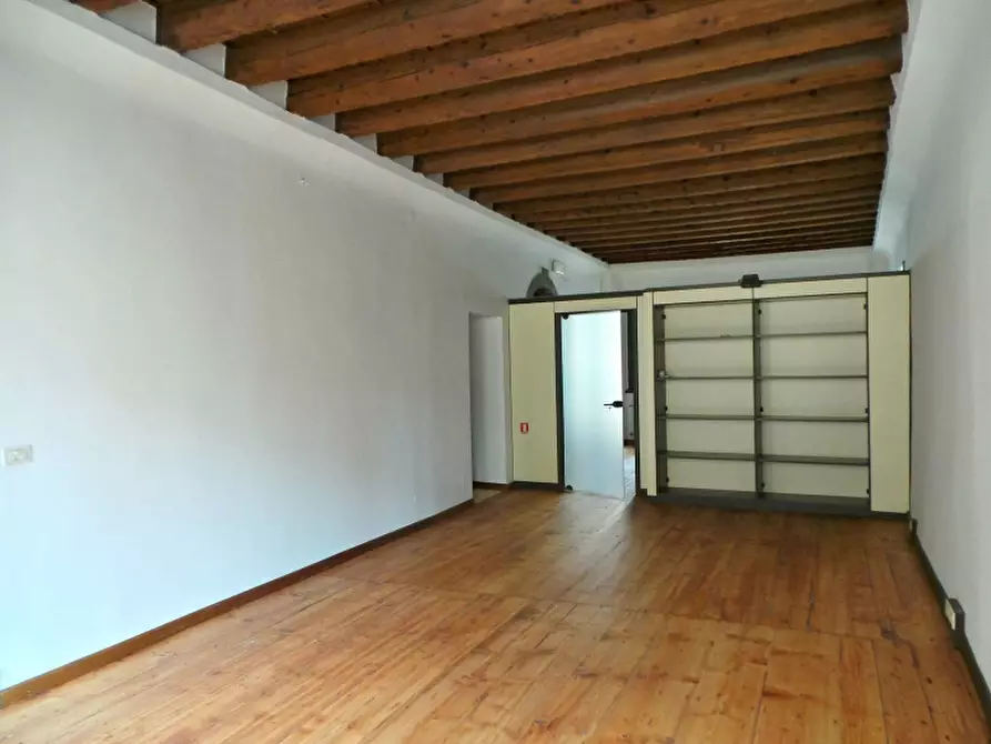 Immagine 8 di Ufficio in affitto  in Via Poscolle a Udine