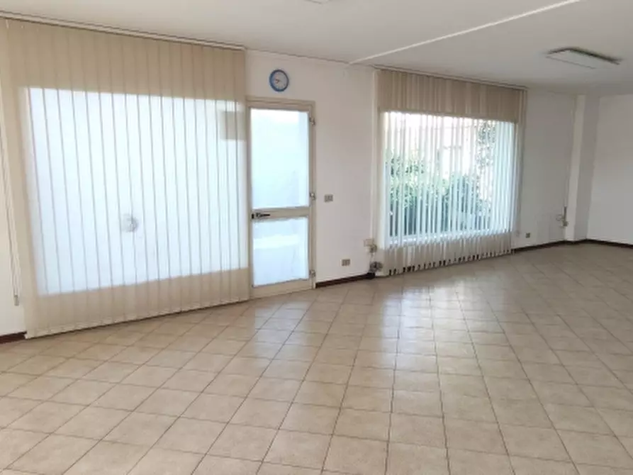 Immagine 5 di Ufficio in affitto  a Tricesimo