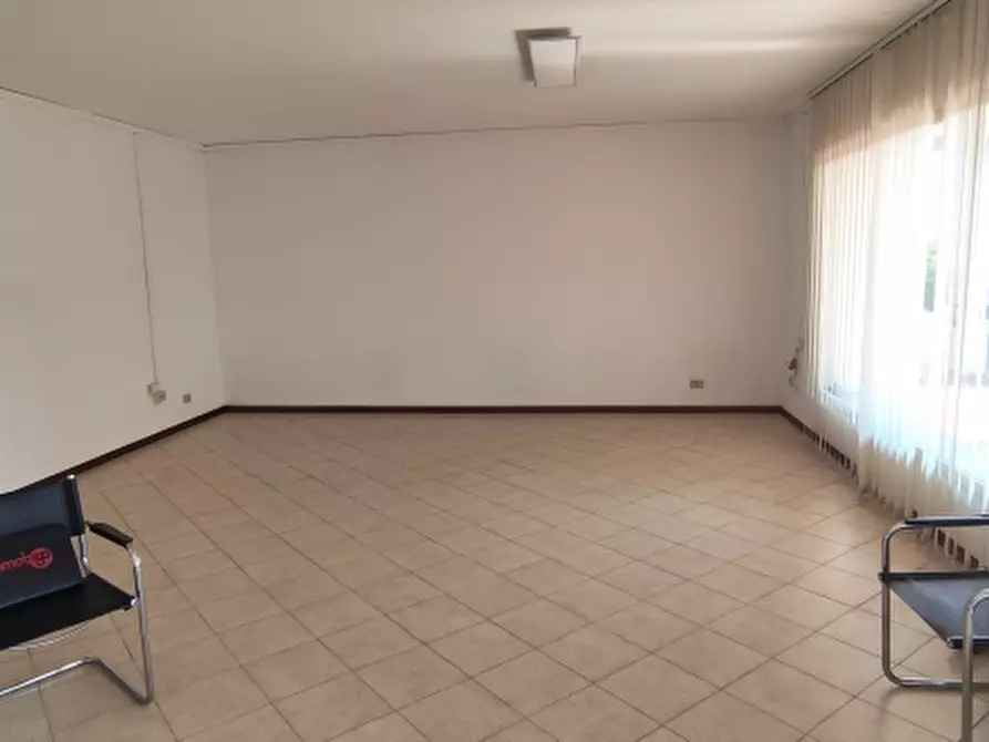 Immagine 6 di Ufficio in affitto  a Tricesimo