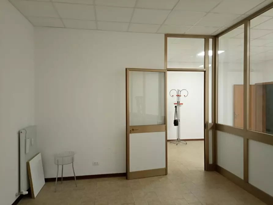 Immagine 2 di Ufficio in affitto  a Udine