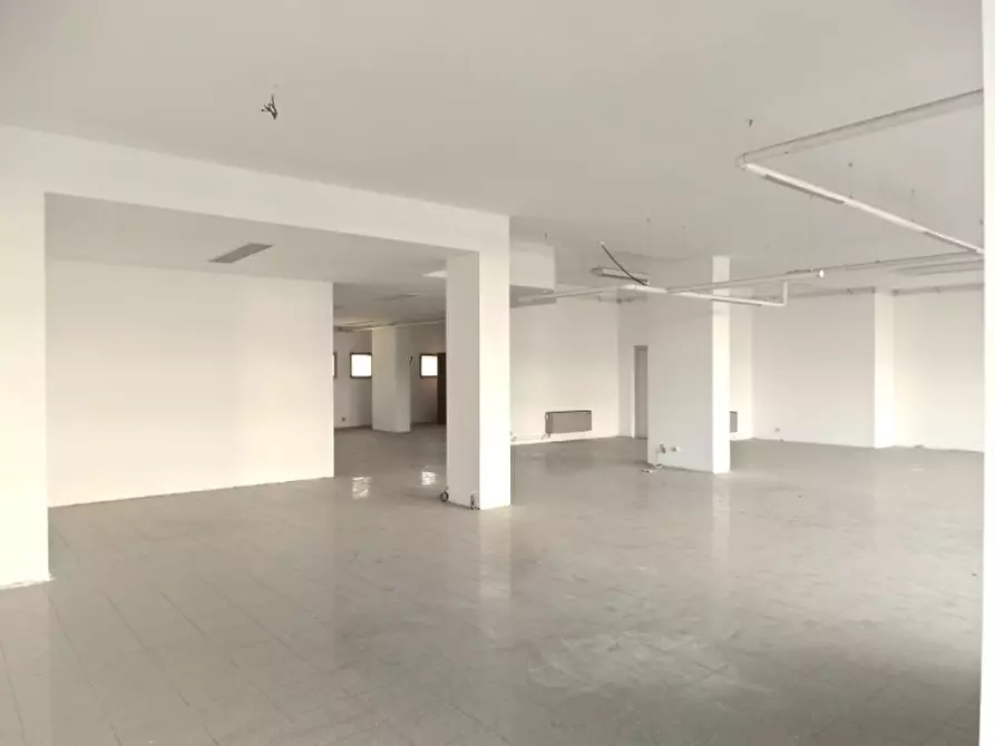 Immagine 2 di Ufficio in vendita  a Udine