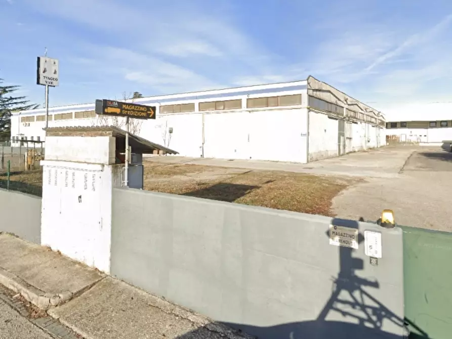 Immagine 9 di Capannone industriale in vendita  a Povoletto