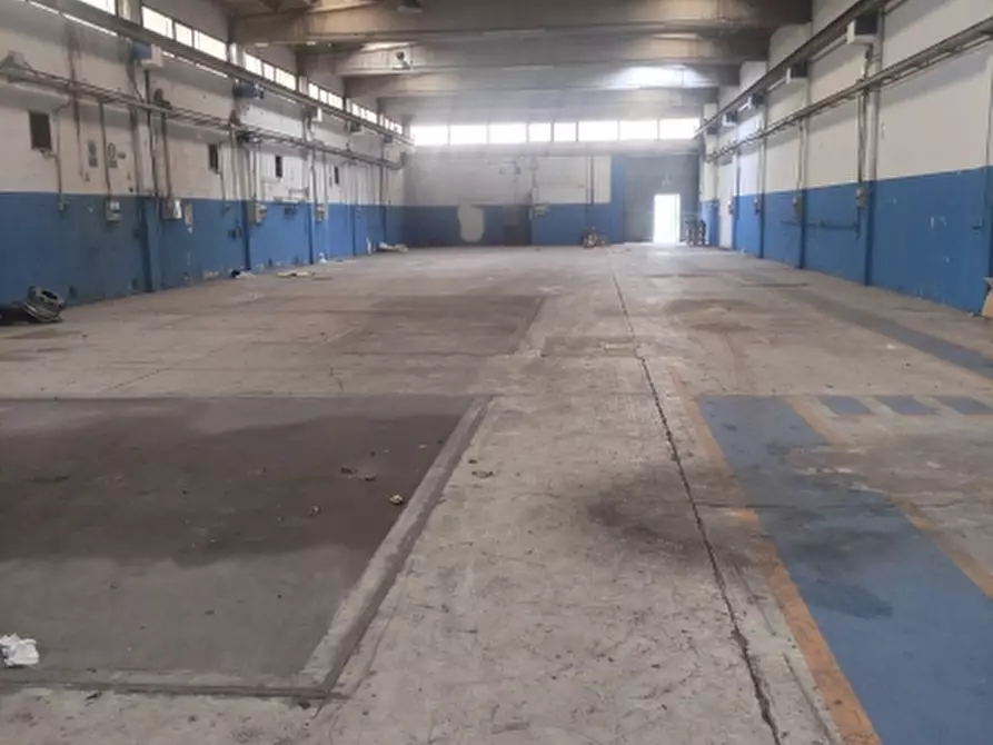 Immagine 2 di Capannone industriale in vendita  a Povoletto