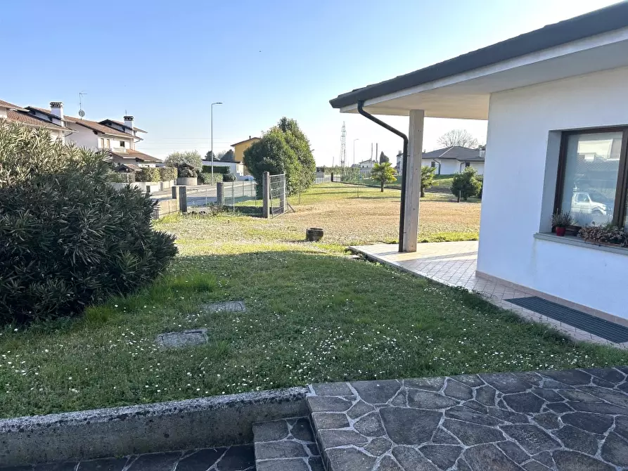 Immagine 4 di Villa in vendita  a Tavagnacco