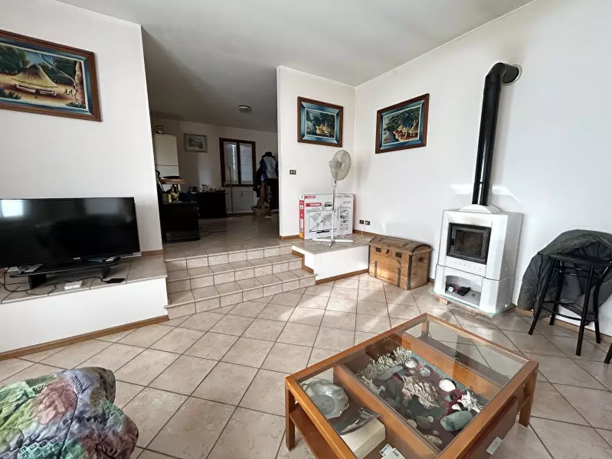 Immagine 10 di Villa in vendita  a Tavagnacco