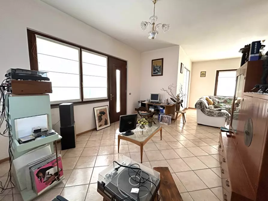 Immagine 8 di Villa in vendita  a Tavagnacco