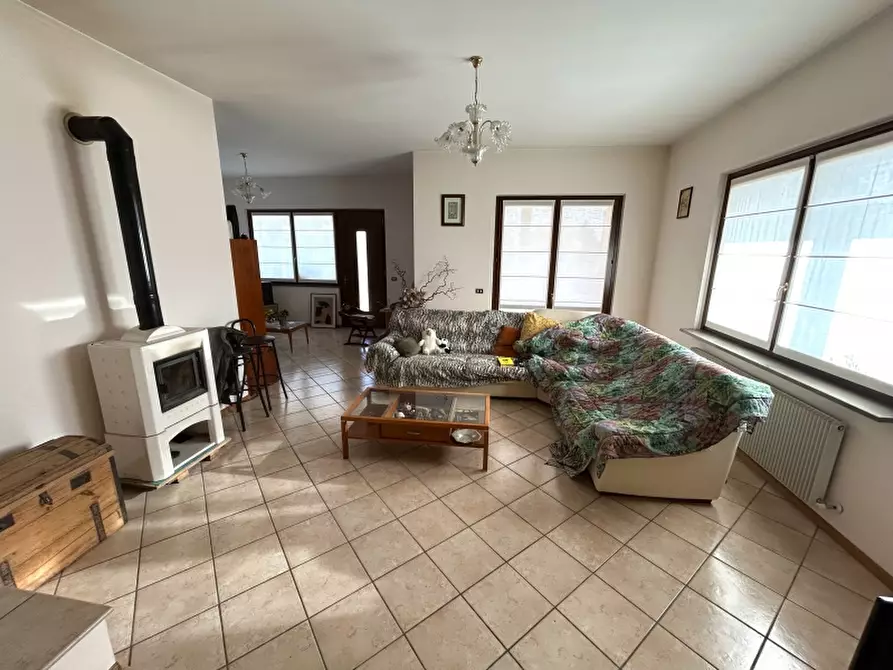 Immagine 6 di Villa in vendita  a Tavagnacco