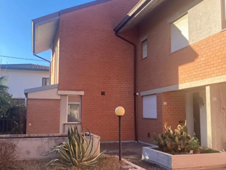 Immagine 28 di Villetta a schiera in vendita  a Udine