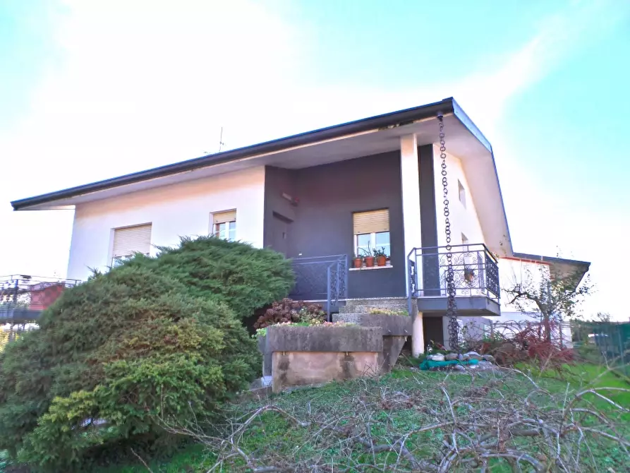 Immagine 1 di Villa in vendita  a Tavagnacco