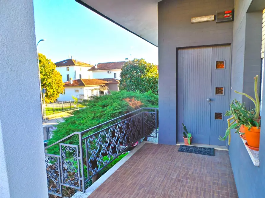 Immagine 4 di Villa in vendita  a Tavagnacco