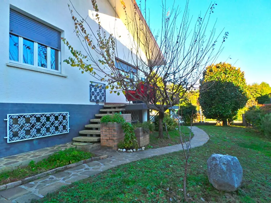 Immagine 2 di Villa in vendita  a Tavagnacco