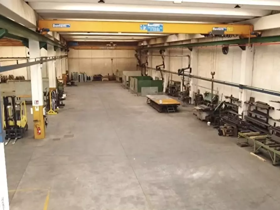 Immagine 3 di Capannone industriale in vendita  a Tavagnacco