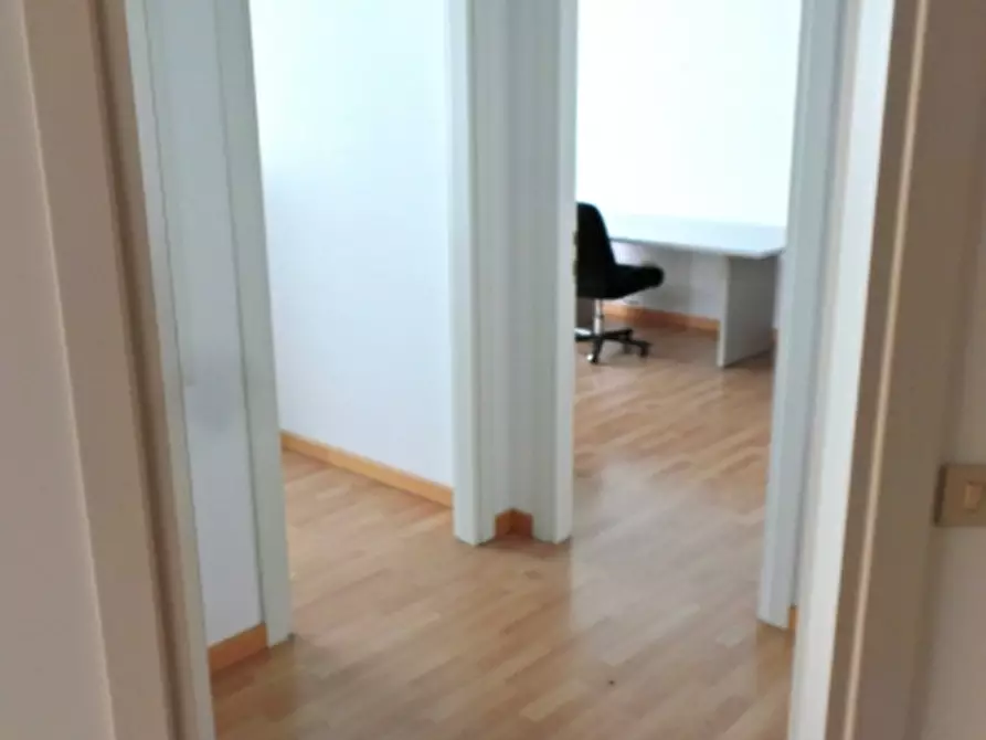 Immagine 5 di Ufficio in affitto  a Tavagnacco