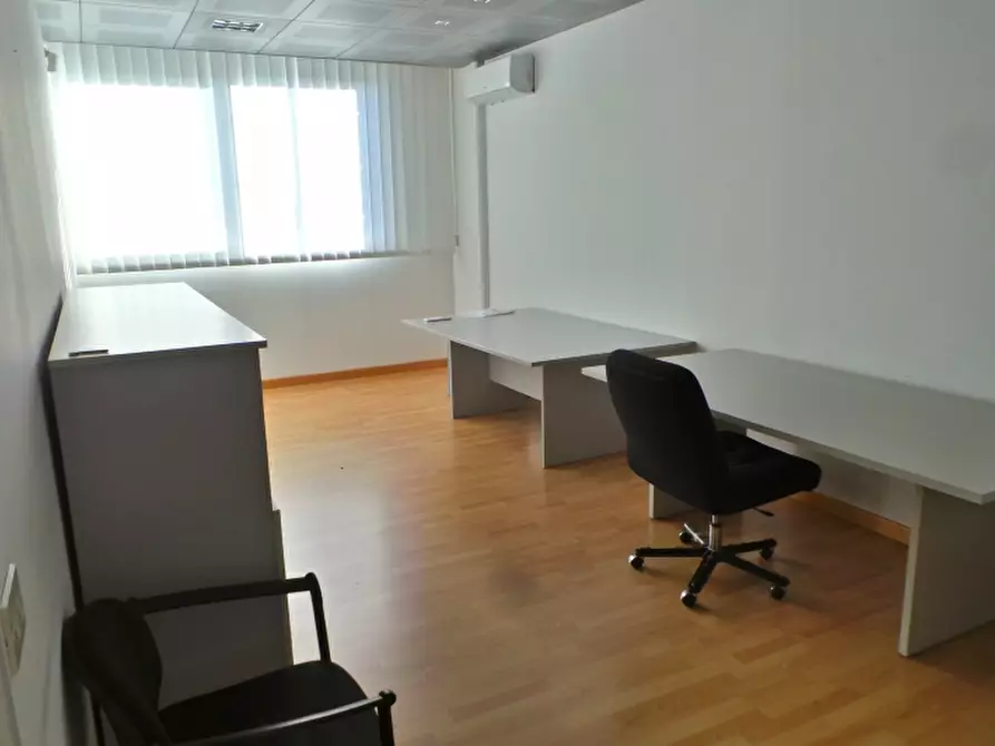 Immagine 6 di Ufficio in affitto  a Tavagnacco