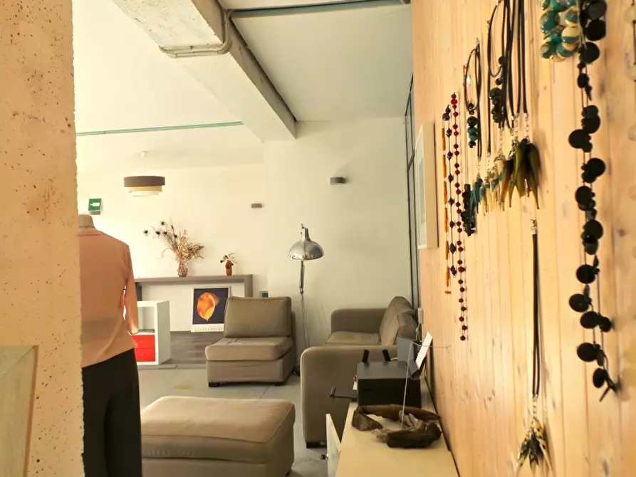 Immagine 7 di Ufficio in affitto  a Udine