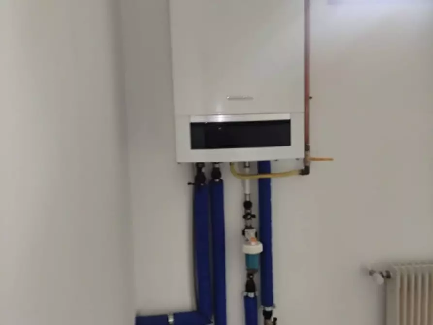 Immagine 10 di Negozio in vendita  a Tarcento