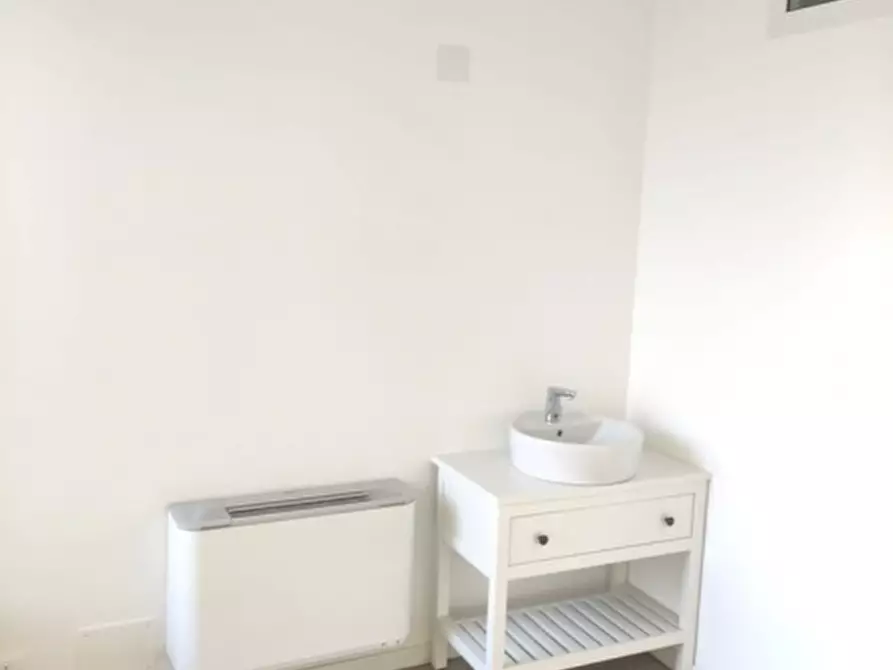 Immagine 7 di Negozio in vendita  a Tarcento