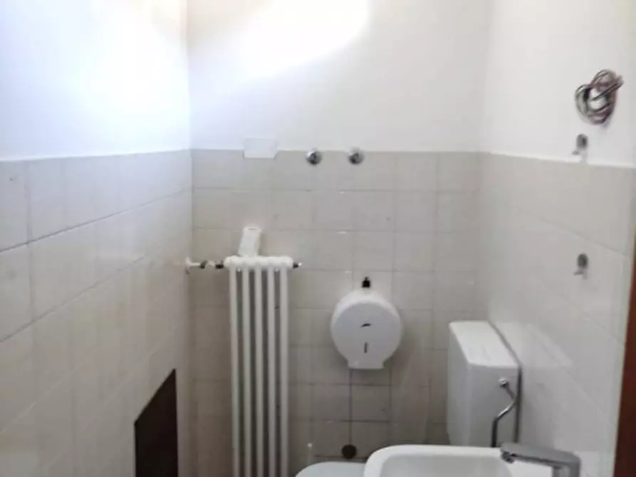 Immagine 9 di Negozio in vendita  a Tarcento