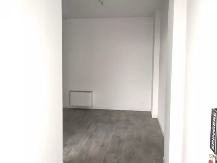 Immagine 2 di Negozio in vendita  a Tarcento