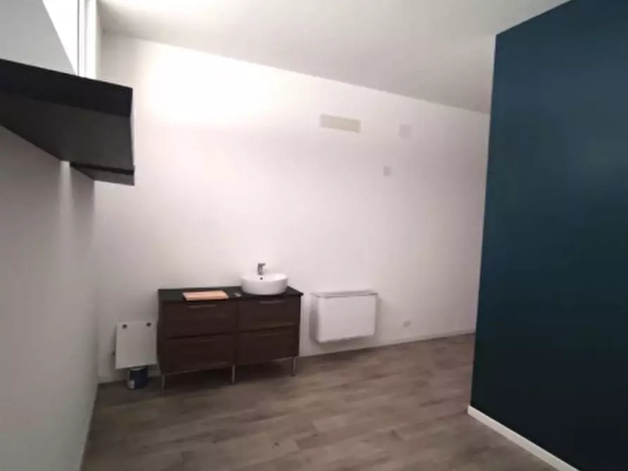 Immagine 1 di Negozio in vendita  a Tarcento